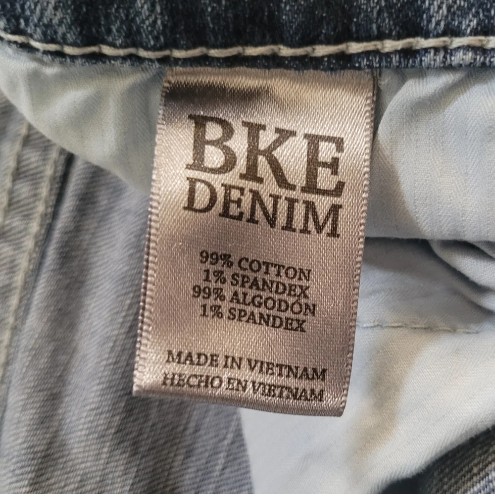 BKE Tyler 36R 36X30 MENS Straight Leg Whiskered Distressed Blue Jeans Fading - Picture 7 of 8